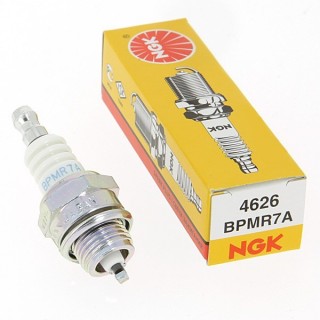 Свеча NGK BPMR7A оригинальная (4626/4345/6703) короткий изолятор (на бензопилы)